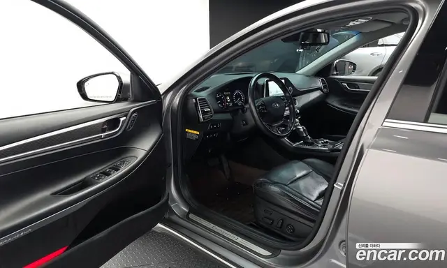 Hyundai Grandeur 2017 3.0 автомат (гидро), миниатюра 10 Hyundai Grandeur 2017 3.0 автомат (гидро), миниатюра 10
