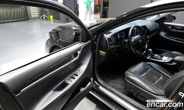 Hyundai Grandeur 2017 2.4 автомат (гидро), миниатюра 11 Hyundai Grandeur 2017 2.4 автомат (гидро), миниатюра 11