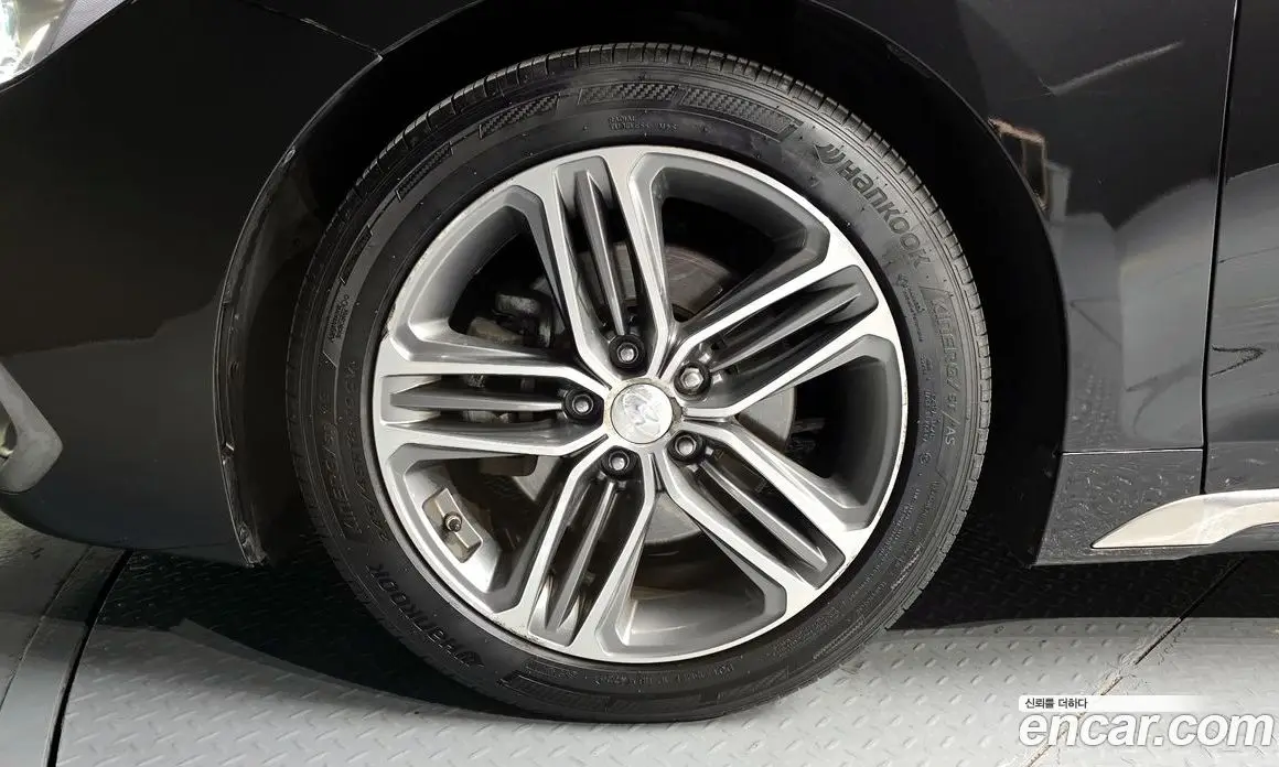 Hyundai Grandeur 2017 2.4 автомат (гидро), фото 5 Hyundai Grandeur 2017 2.4 автомат (гидро), фото 5