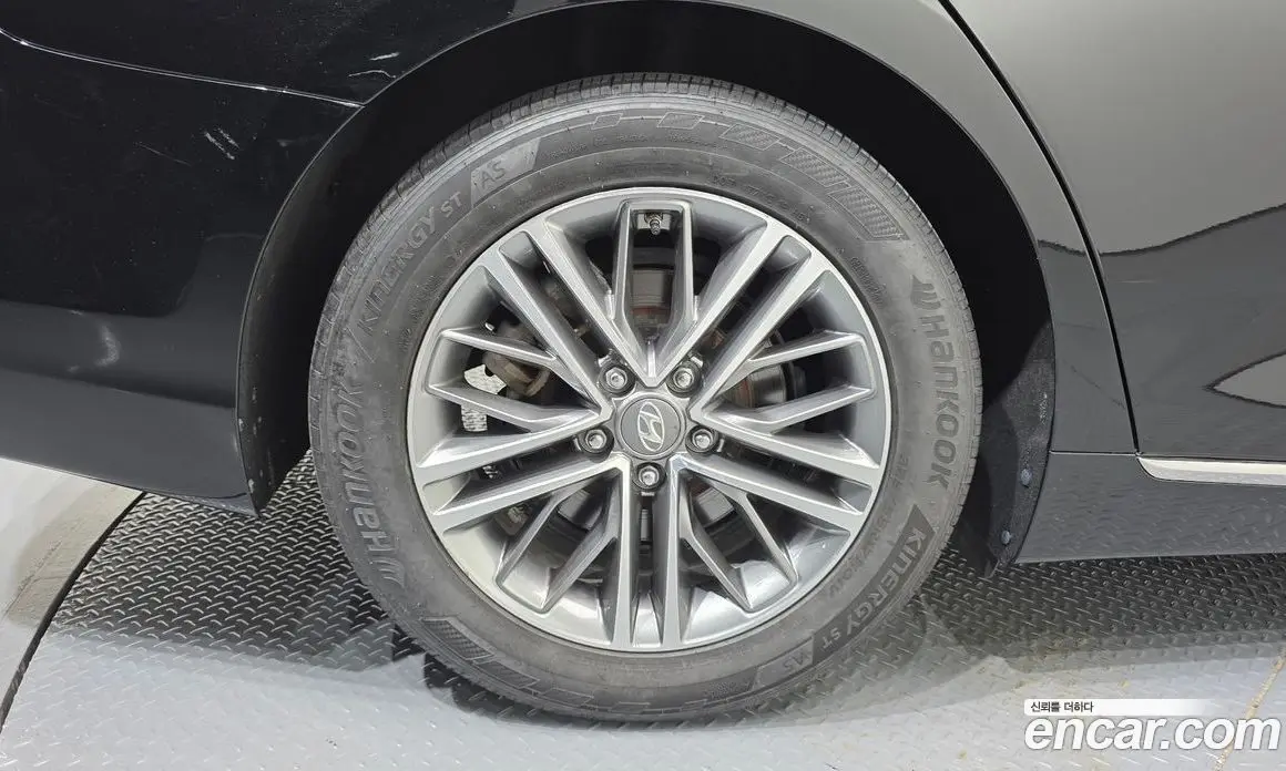 Hyundai Grandeur 2018 2.4 автомат (гидро), фото 5