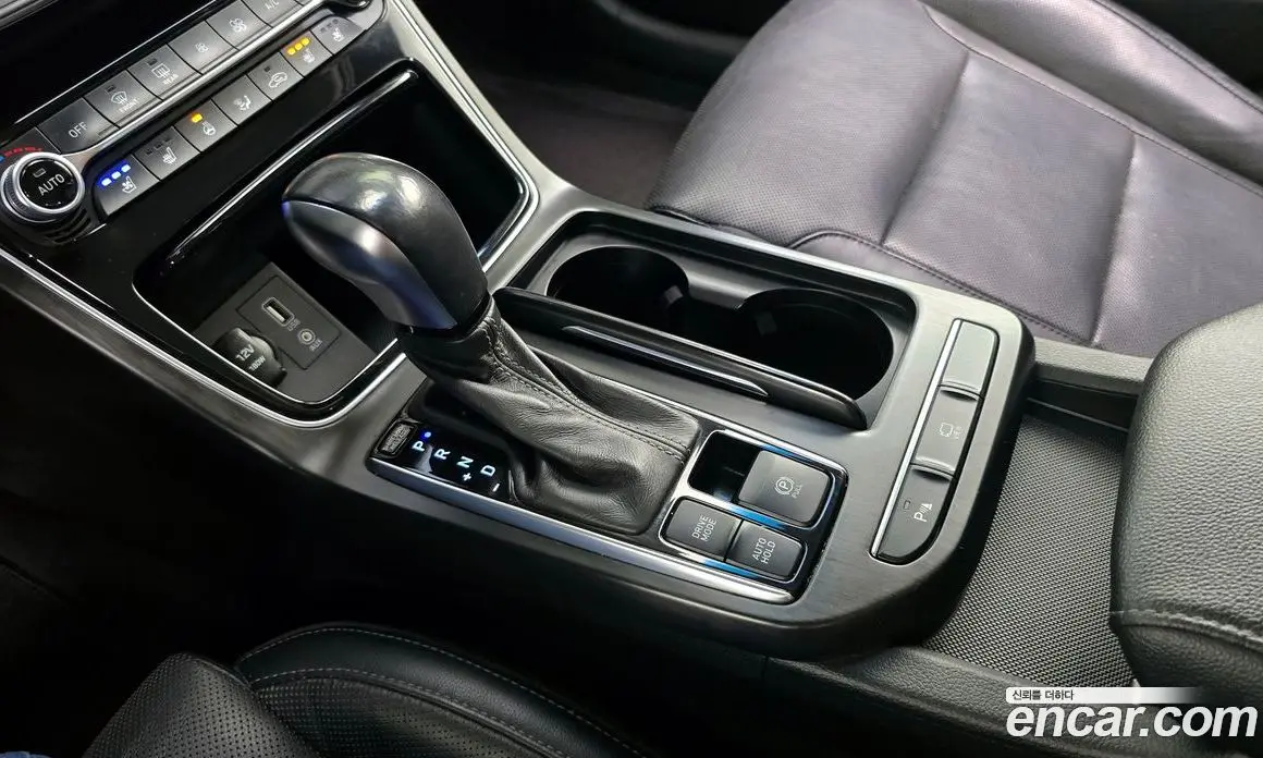 Hyundai Grandeur 2018 2.4 автомат (гидро), фото 12