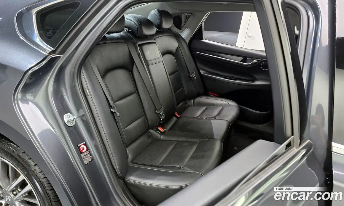 Hyundai Grandeur 2018 2.4 автомат (гидро), фото 16