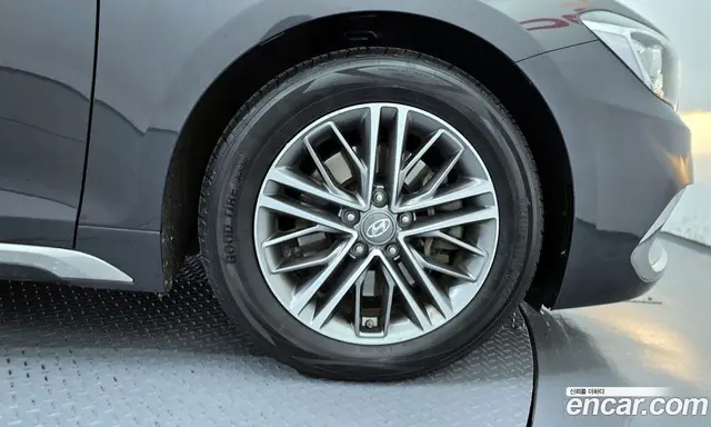Hyundai Grandeur 2018 2.4 автомат (гидро), миниатюра 7