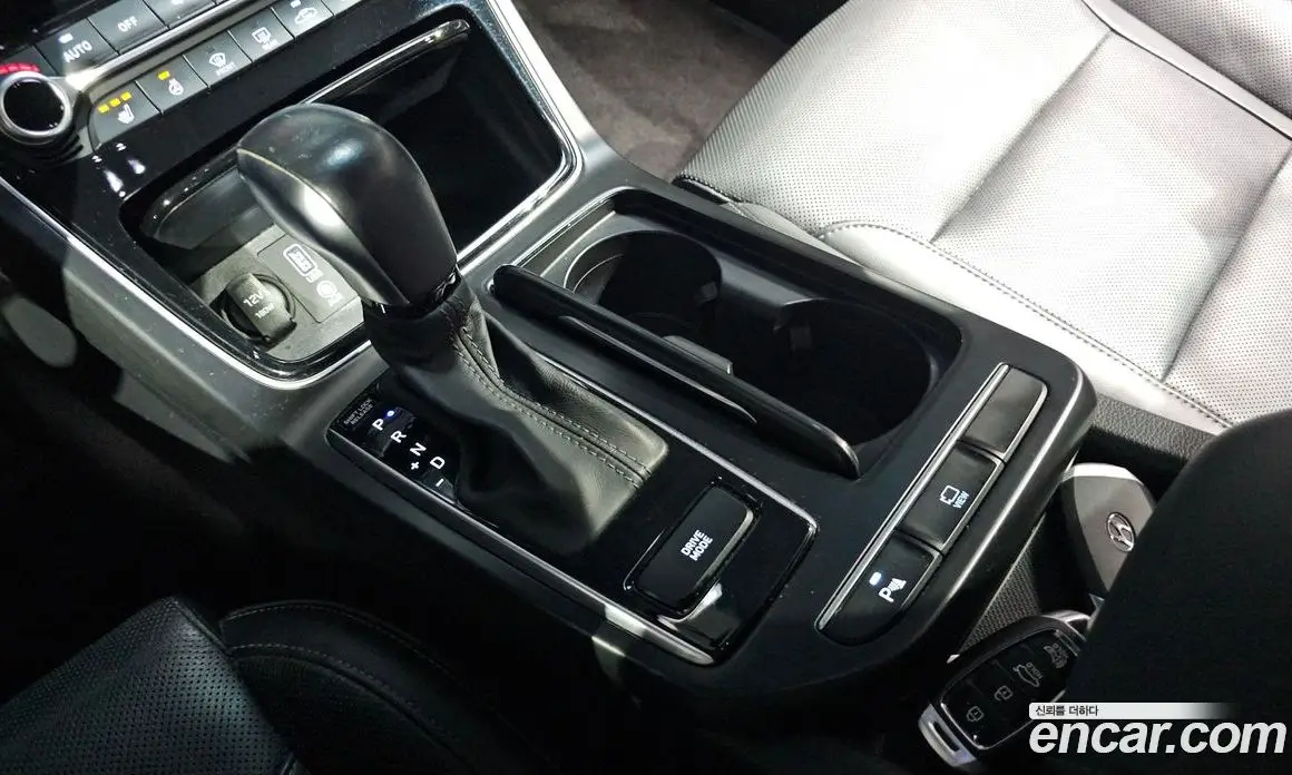 Hyundai Grandeur 2018 2.4 автомат (гидро), фото 9