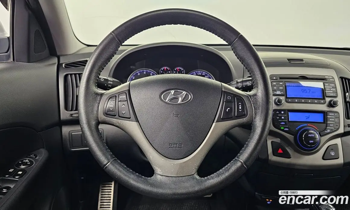 Hyundai i30 2009 1.6 автомат (гидро), фото 14