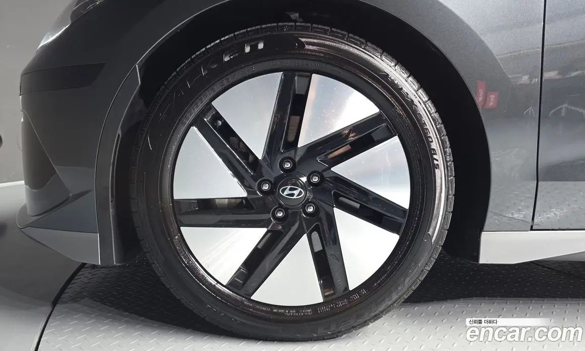 Hyundai Ioniq 6 2023 0.1 автомат (гидро), фото 5