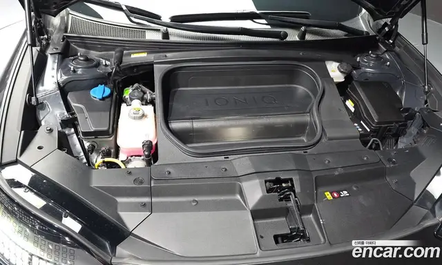 Hyundai Ioniq 6 2023 0.1 автомат (гидро), миниатюра 6