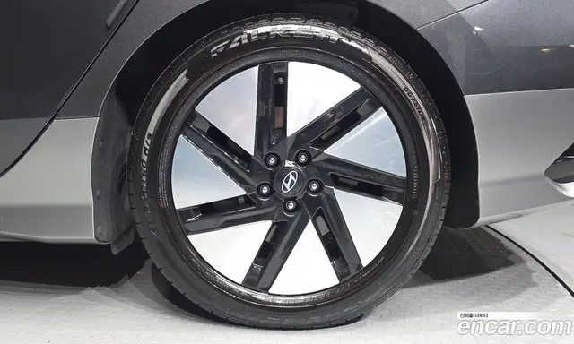Hyundai Ioniq 6 2023 0.1 автомат (гидро), миниатюра 7
