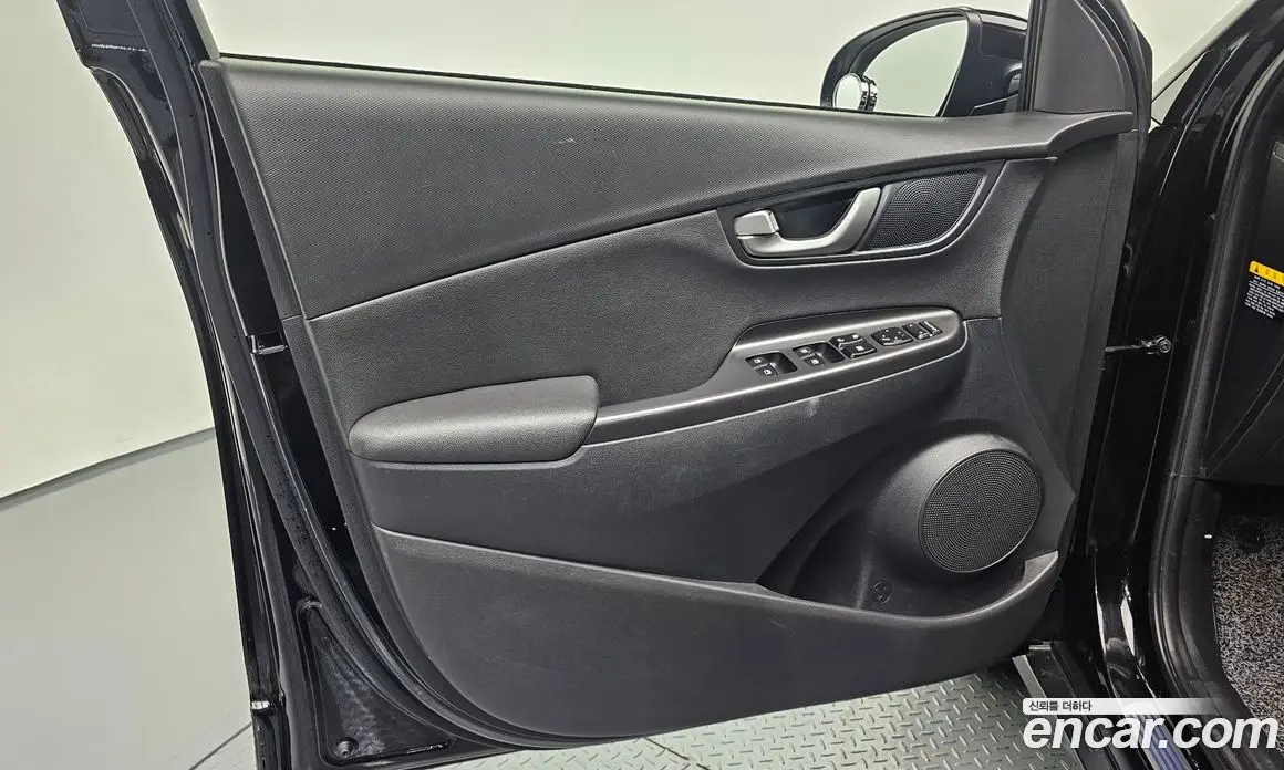 Hyundai Kona 2019 1.6 автомат (гидро), фото 14