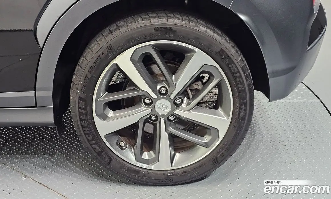 Hyundai Kona 2019 1.6 автомат (гидро), фото 7