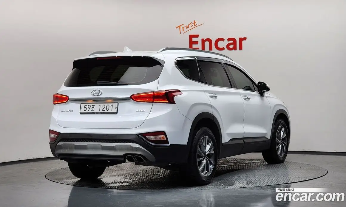Hyundai Santa Fe 2018 2.0 автомат (гидро), фото 2 Hyundai Santa Fe 2018 2.0 автомат (гидро), фото 2