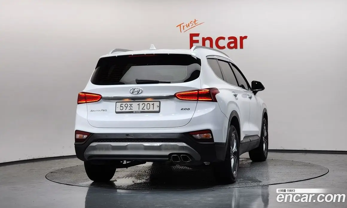 Hyundai Santa Fe 2018 2.0 автомат (гидро), фото 4 Hyundai Santa Fe 2018 2.0 автомат (гидро), фото 4