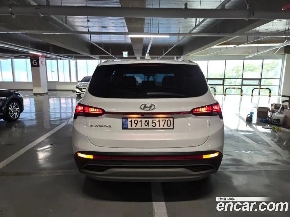 Hyundai Santa Fe 2022 2.2 автомат (гидро), фото 4 Hyundai Santa Fe 2022 2.2 автомат (гидро), фото 4