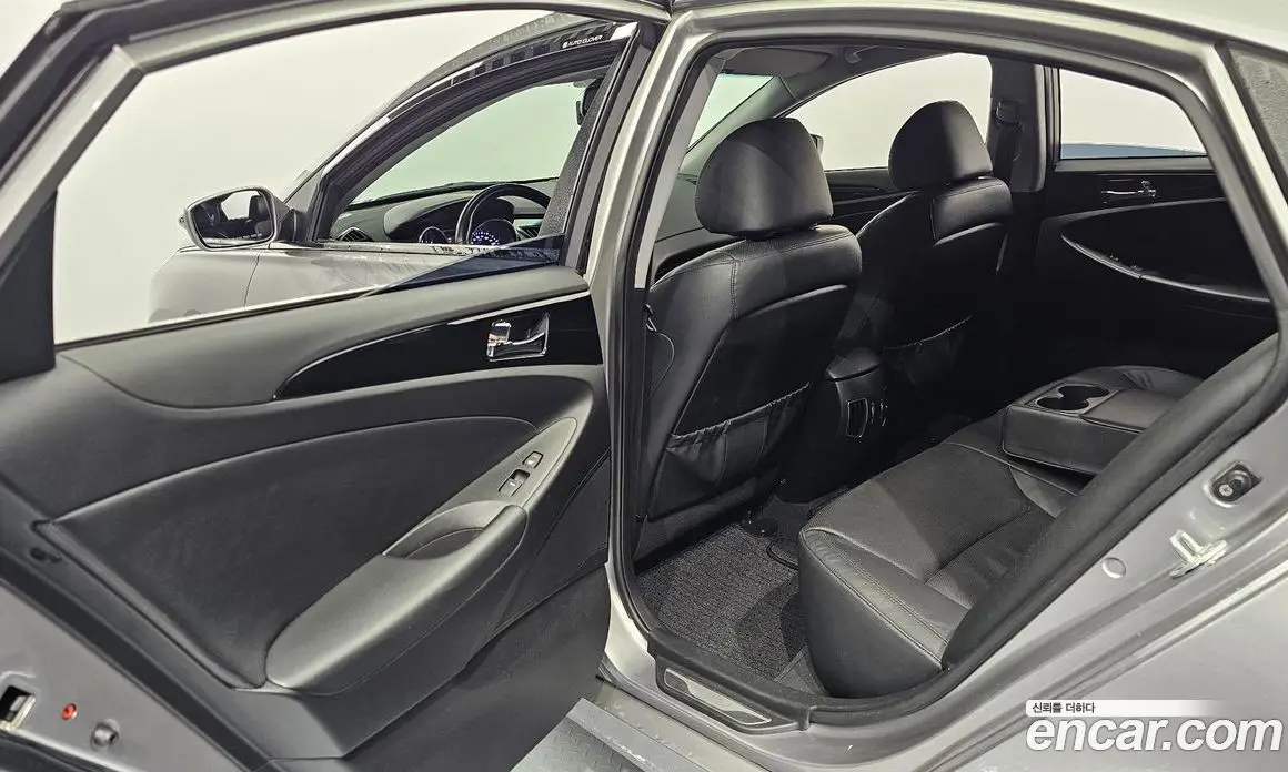 Hyundai Sonata 2009 2.0 автомат (гидро), фото 11