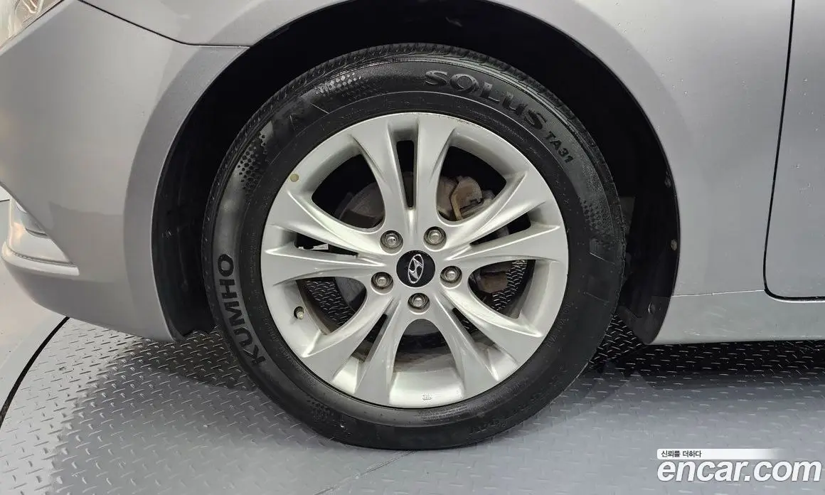 Hyundai Sonata 2009 2.0 автомат (гидро), фото 5
