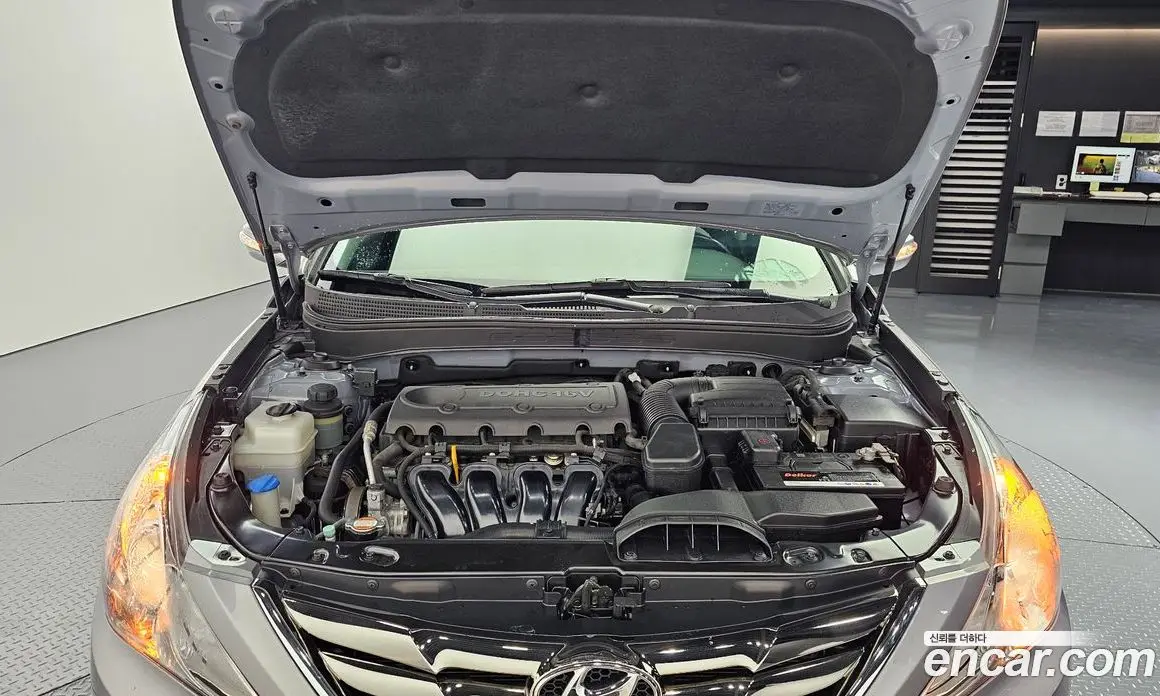 Hyundai Sonata 2009 2.0 автомат (гидро), фото 6