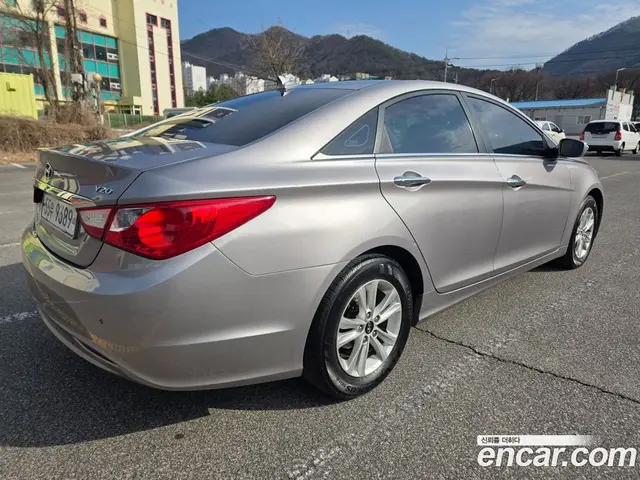 Hyundai Sonata 2009 2.0 автомат (гидро), миниатюра 2 Hyundai Sonata 2009 2.0 автомат (гидро), миниатюра 2