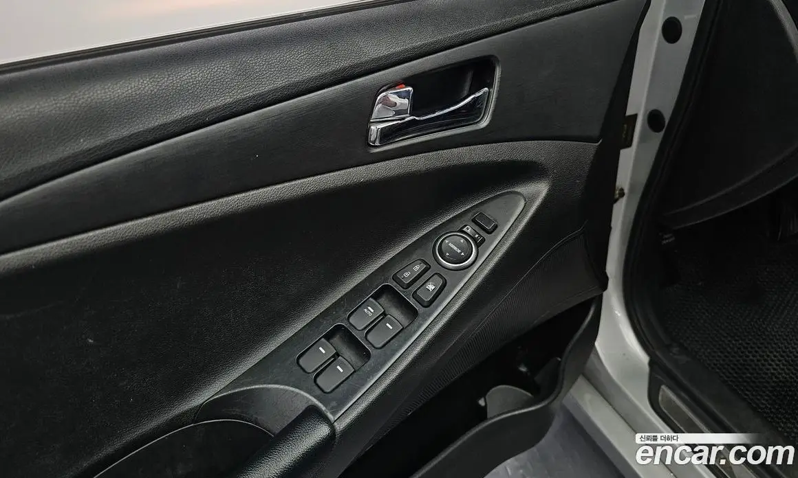 Hyundai Sonata 2010 2.0 автомат (гидро), фото 14 Hyundai Sonata 2010 2.0 автомат (гидро), фото 14