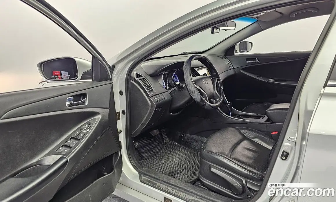 Hyundai Sonata 2010 2.0 автомат (гидро), фото 10 Hyundai Sonata 2010 2.0 автомат (гидро), фото 10