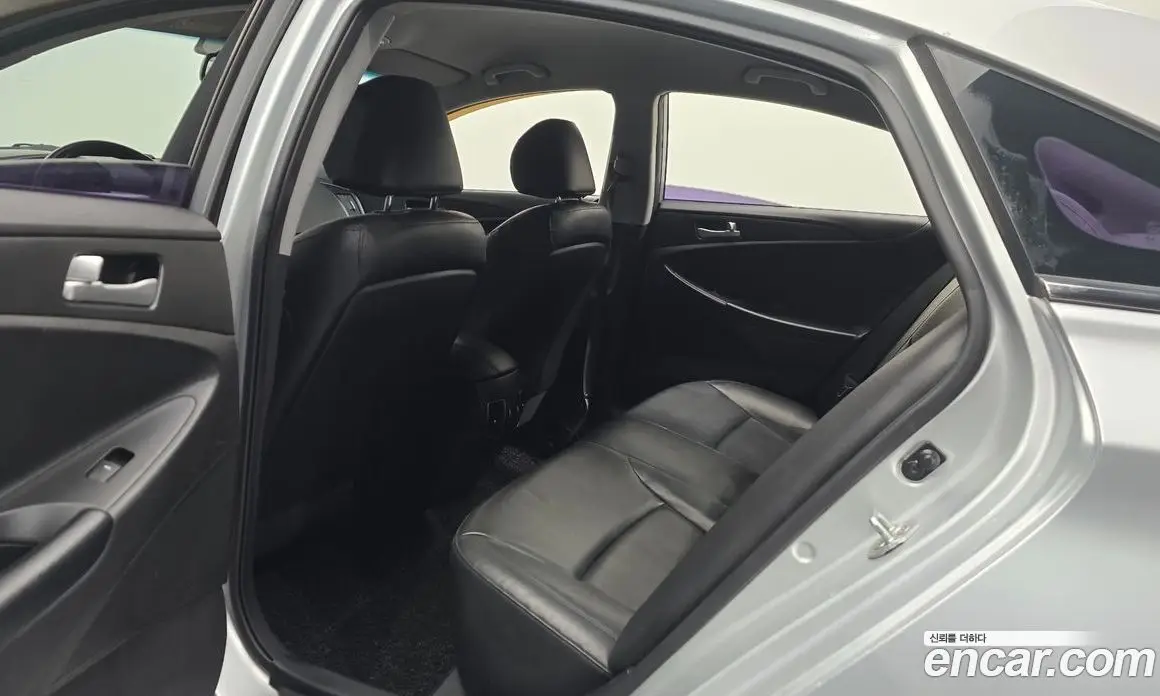 Hyundai Sonata 2011 2.0 автомат (гидро), фото 11