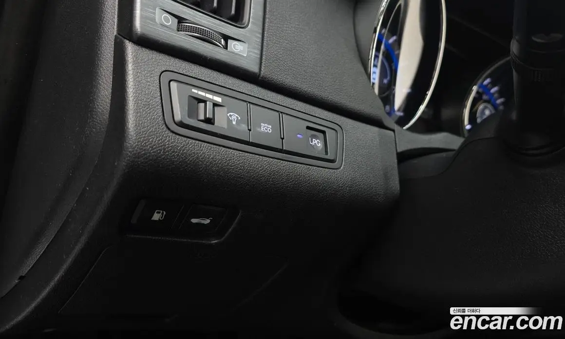 Hyundai Sonata 2011 2.0 автомат (гидро), фото 16