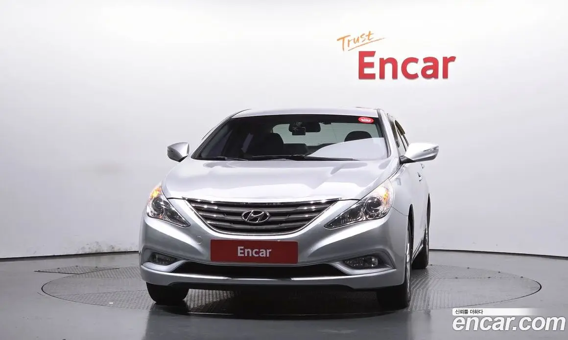 Hyundai Sonata 2011 2.0 автомат (гидро), фото 3