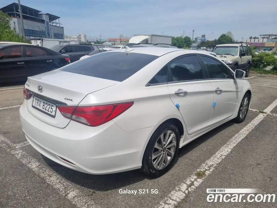 Hyundai Sonata 2013 2.0 автомат (гидро), фото 5