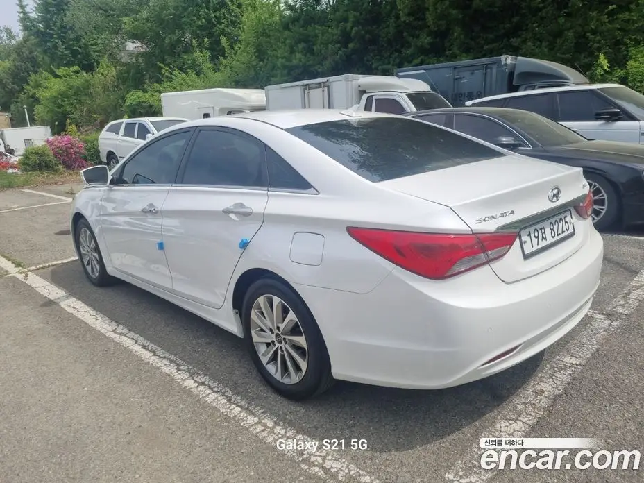 Hyundai Sonata 2013 2.0 автомат (гидро), фото 6