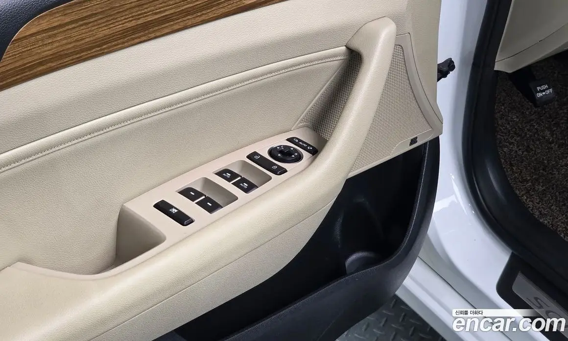 Hyundai Sonata 2014 2.0 автомат (гидро), фото 17