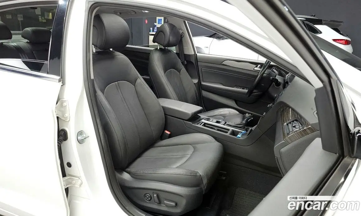 Hyundai Sonata 2014 2.0 автомат (гидро), фото 10