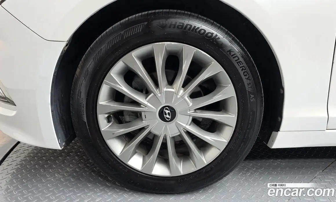 Hyundai Sonata 2014 2.0 автомат (гидро), фото 5