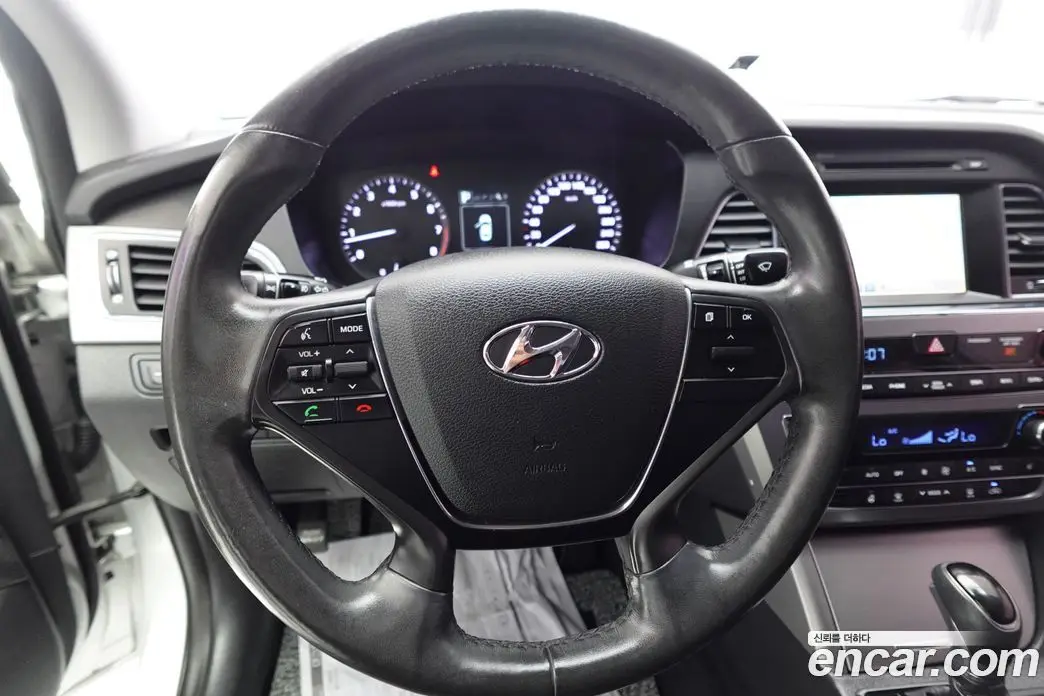 Hyundai Sonata 2016 2.0 автомат (гидро), фото 17
