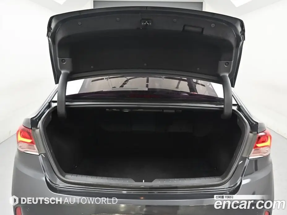 Hyundai Sonata 2017 2.0 автомат (гидро), фото 19