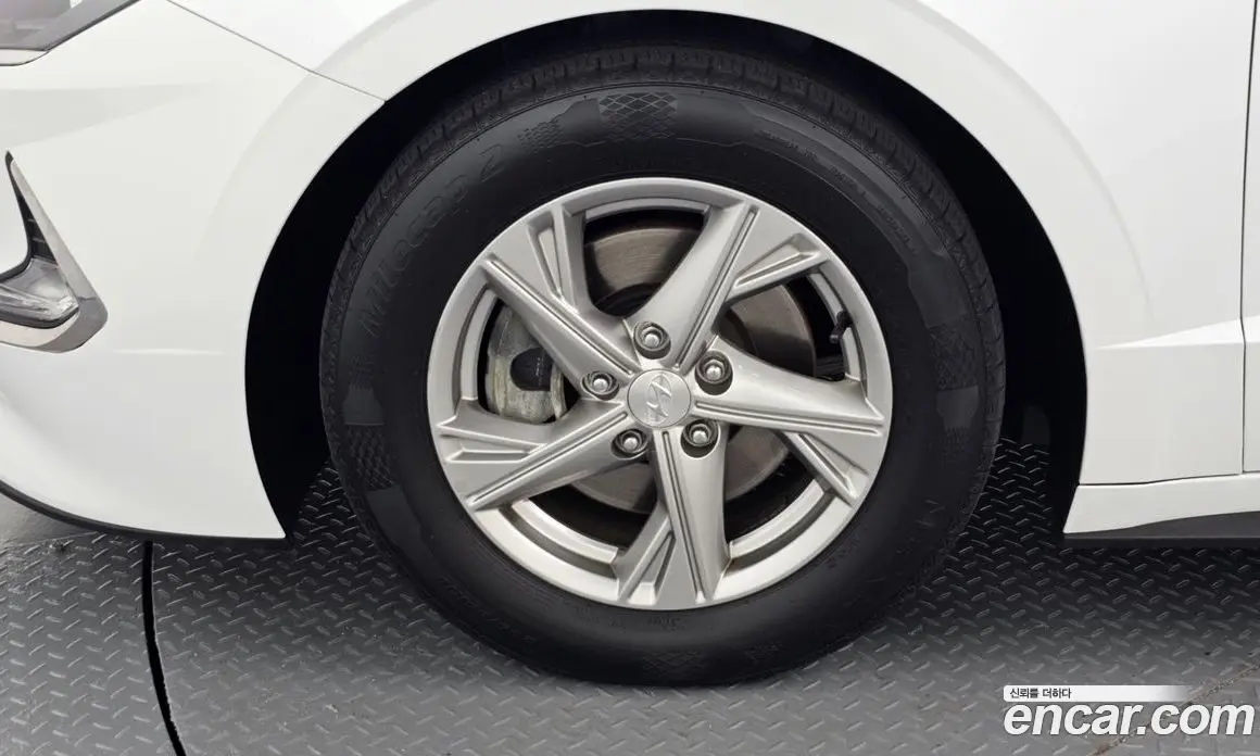 Hyundai Sonata 2019 2.0 автомат (гидро), фото 5