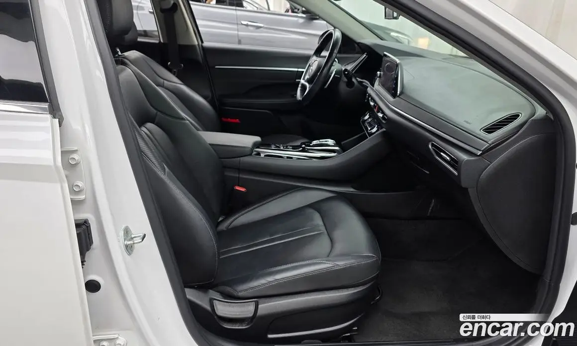 Hyundai Sonata 2022 1.6 автомат (гидро), фото 16