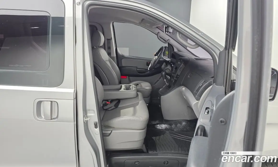 Hyundai Starex 2015 2.5 автомат (гидро), фото 11