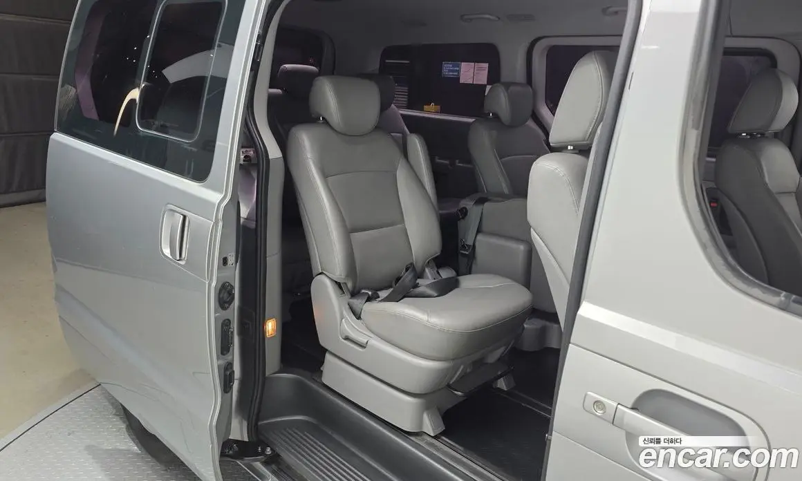 Hyundai Starex 2015 2.5 автомат (гидро), фото 12