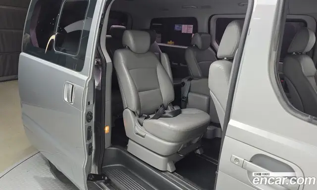 Hyundai Starex 2015 2.5 автомат (гидро), миниатюра 12