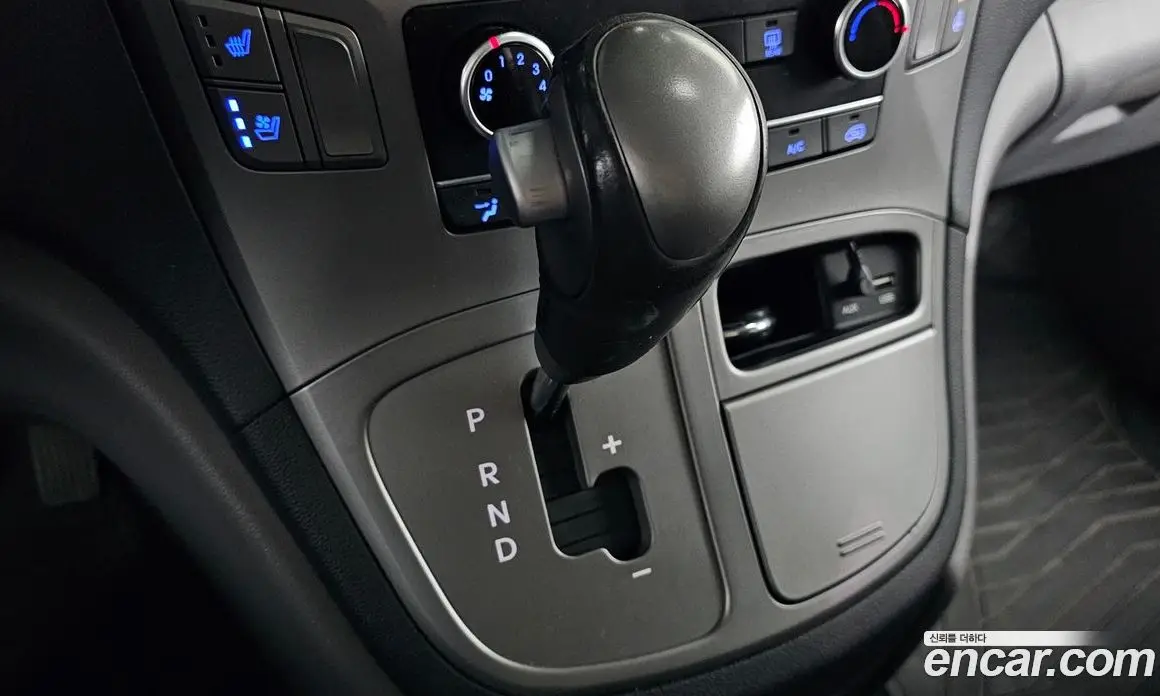 Hyundai Starex 2017 2.5 автомат (гидро), фото 9