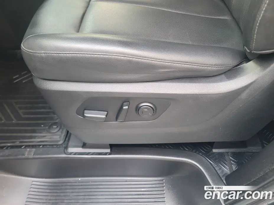 Hyundai Staria 2021 3.5 автомат (гидро), фото 15