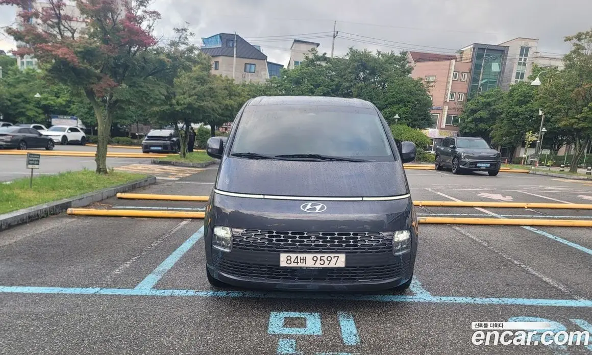 Hyundai Staria 2021 3.5 автомат (гидро), фото 3