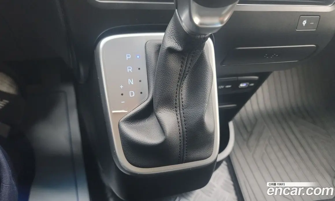 Hyundai Staria 2021 3.5 автомат (гидро), фото 9