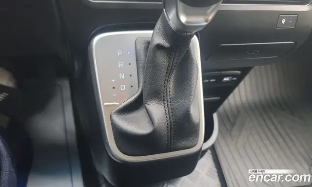 Hyundai Staria 2021 3.5 автомат (гидро), миниатюра 9