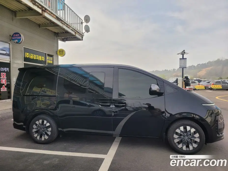 Hyundai Staria 2021 2.2 автомат (гидро), фото 2 Hyundai Staria 2021 2.2 автомат (гидро), фото 2