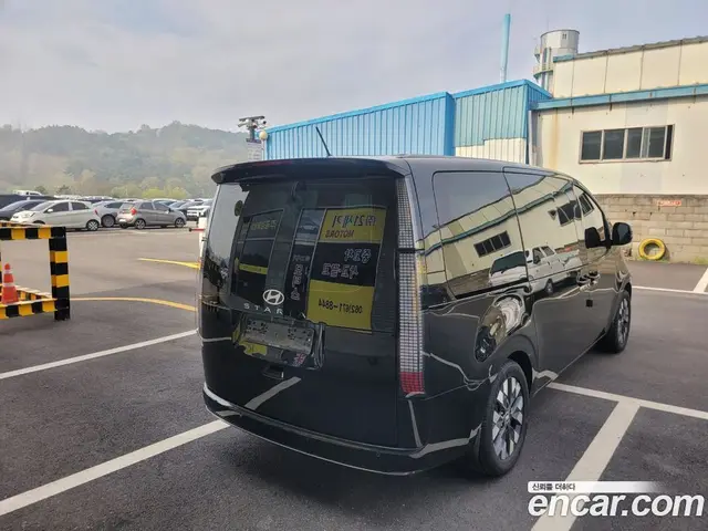 Hyundai Staria 2021 2.2 автомат (гидро), миниатюра 3 Hyundai Staria 2021 2.2 автомат (гидро), миниатюра 3