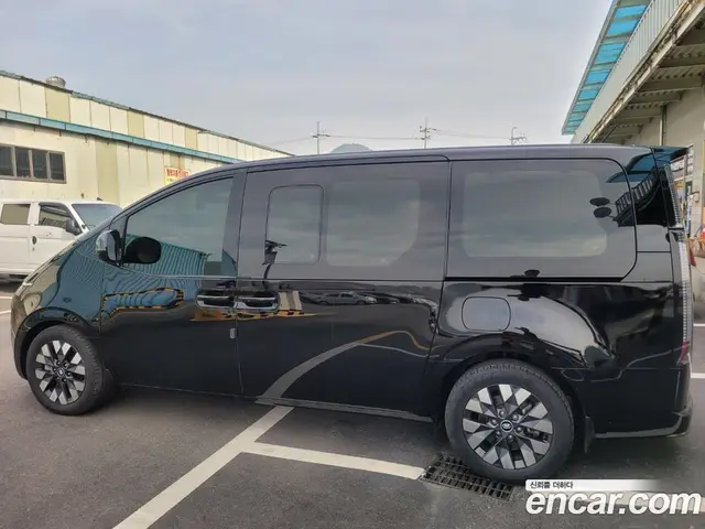 Hyundai Staria 2021 2.2 автомат (гидро), миниатюра 4 Hyundai Staria 2021 2.2 автомат (гидро), миниатюра 4