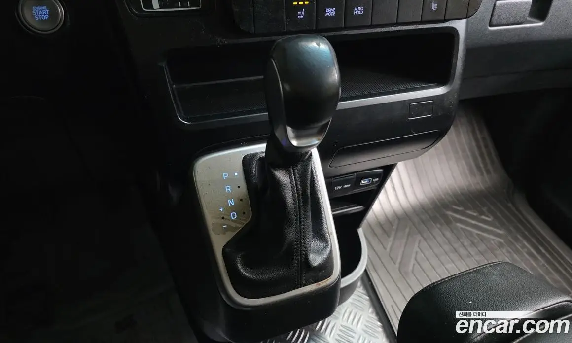Hyundai Staria 2021 3.5 автомат (гидро), фото 9