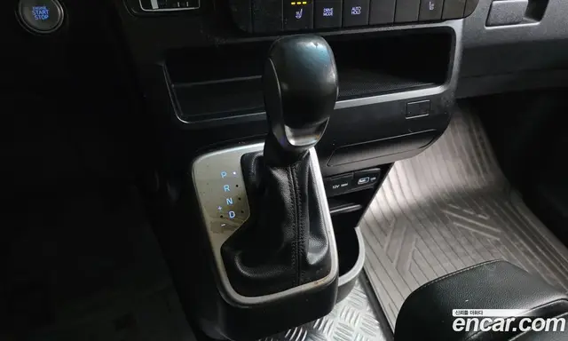 Hyundai Staria 2021 3.5 автомат (гидро), миниатюра 9