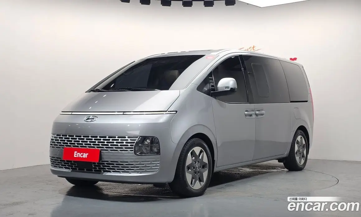 Hyundai Staria 2023 3.5 автомат (гидро), фото 1 Hyundai Staria 2023 3.5 автомат (гидро), фото 1