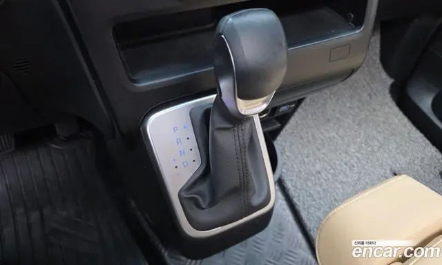 Hyundai Staria 2023 3.5 автомат (гидро), миниатюра 12